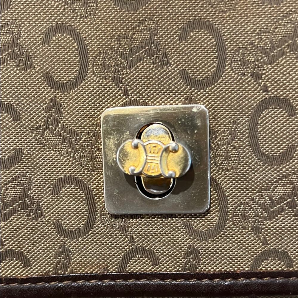 Vintage!! Celine Brown Monogram Clutch with Gold Accent - Picture 2 of 12